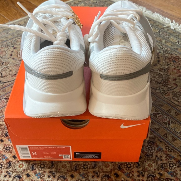 Nike Zoom GP Challenge 1 HC PRM - Men’s 8 Phantom/Metallic Pewter (NEW IN BOX) - Picture 3 of 6